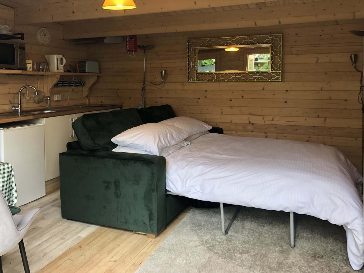 Cosy Garden Log Cabin Salisbury Exterior foto