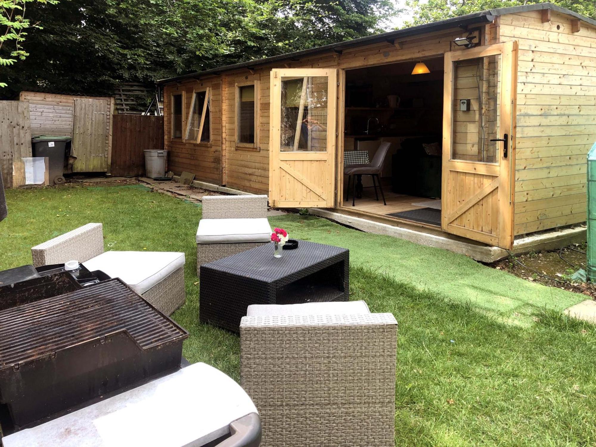 Cosy Garden Log Cabin Salisbury Exterior foto